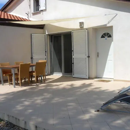 House With 2 Bedrooms In Borgo With Furnished Garden And Wifi 50 M From The *